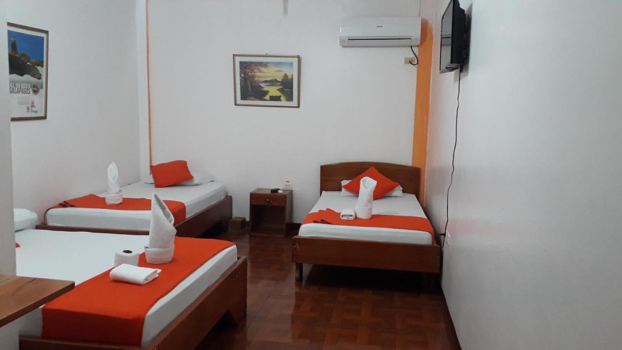 Hostal El Pinzon 푸에르토아요라 외부 사진
